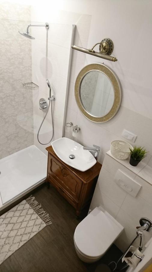Black Gate - 2 Bedroom Apartment In The Heart Of Old Town With Free Private Secured Parking Braşov Eksteriør bilde