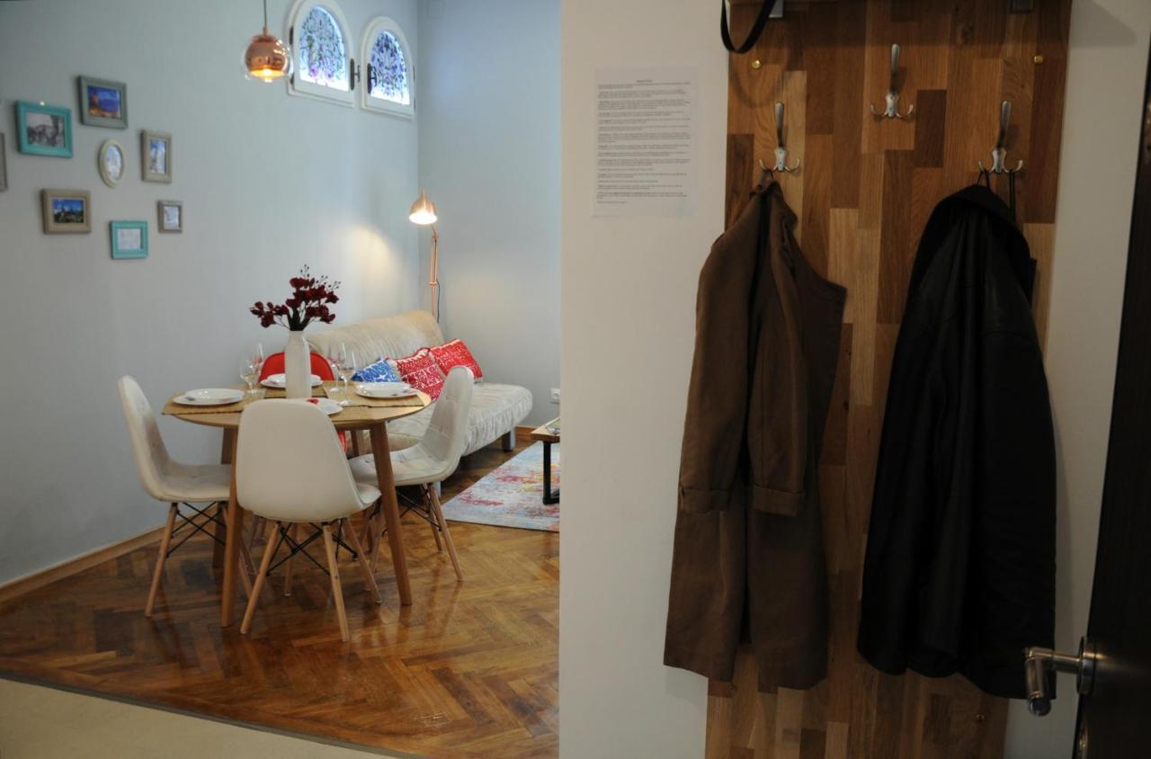 Black Gate - 2 Bedroom Apartment In The Heart Of Old Town With Free Private Secured Parking Braşov Eksteriør bilde