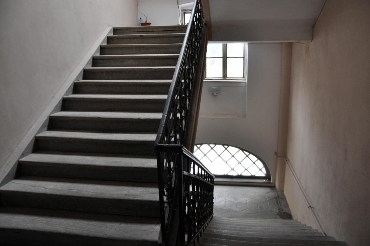 Black Gate - 2 Bedroom Apartment In The Heart Of Old Town With Free Private Secured Parking Braşov Eksteriør bilde